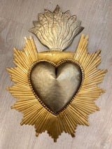 Corazón sagrado una flama