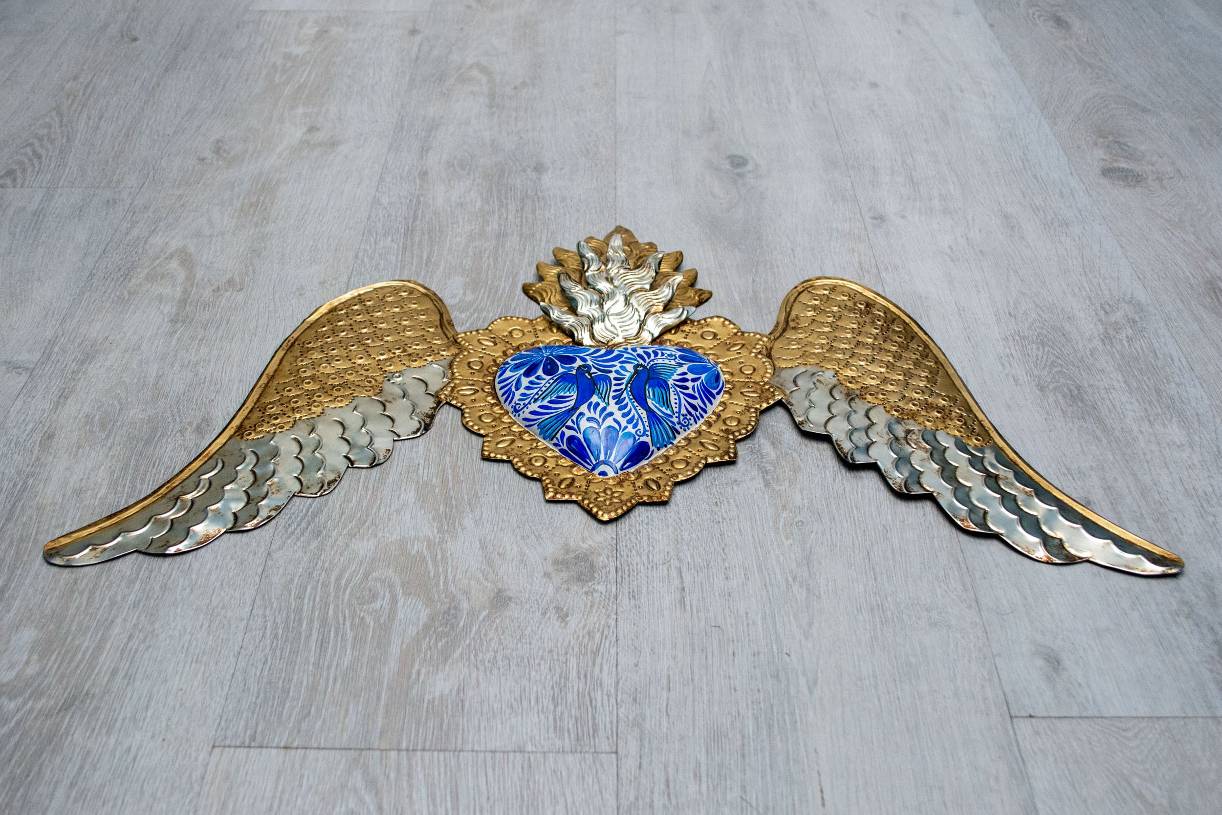 Corazón alado abajo doble flama Talavera