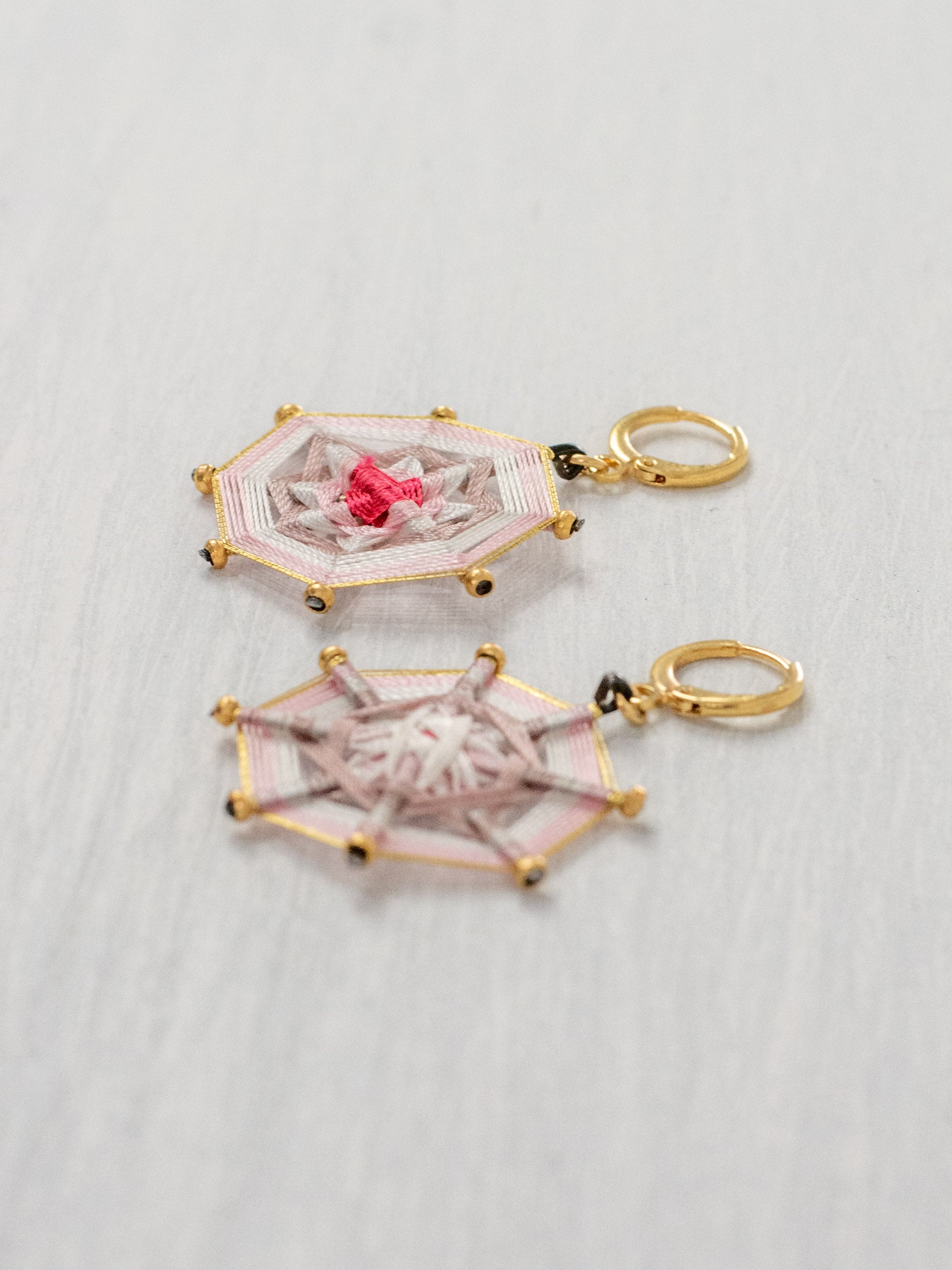 Aretes mandala octagonal chicos