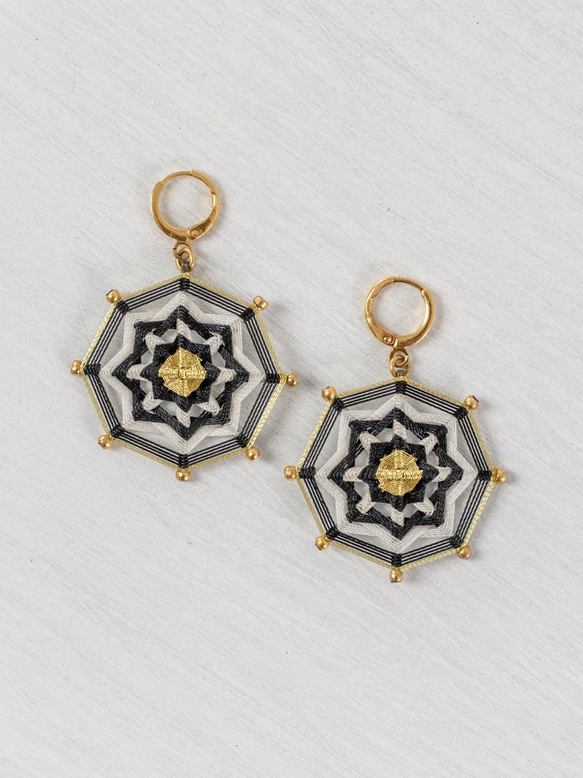Aretes mandala octagonal chicos