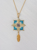 Collar mandala estrella con pluma grande