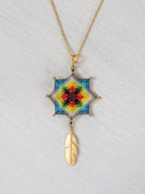 Collar mandala estrella con pluma grande