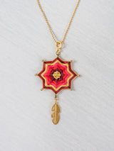 Collar mandala estrella con pluma grande