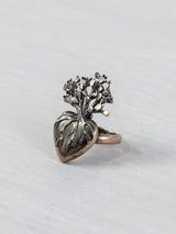 Anillo de corazón con nopal grande