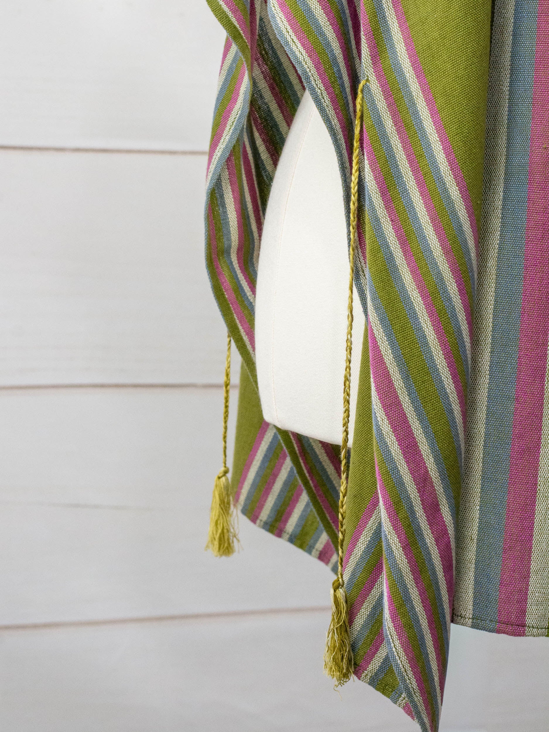 Poncho largo ajustable de estrellas San Cristóbal