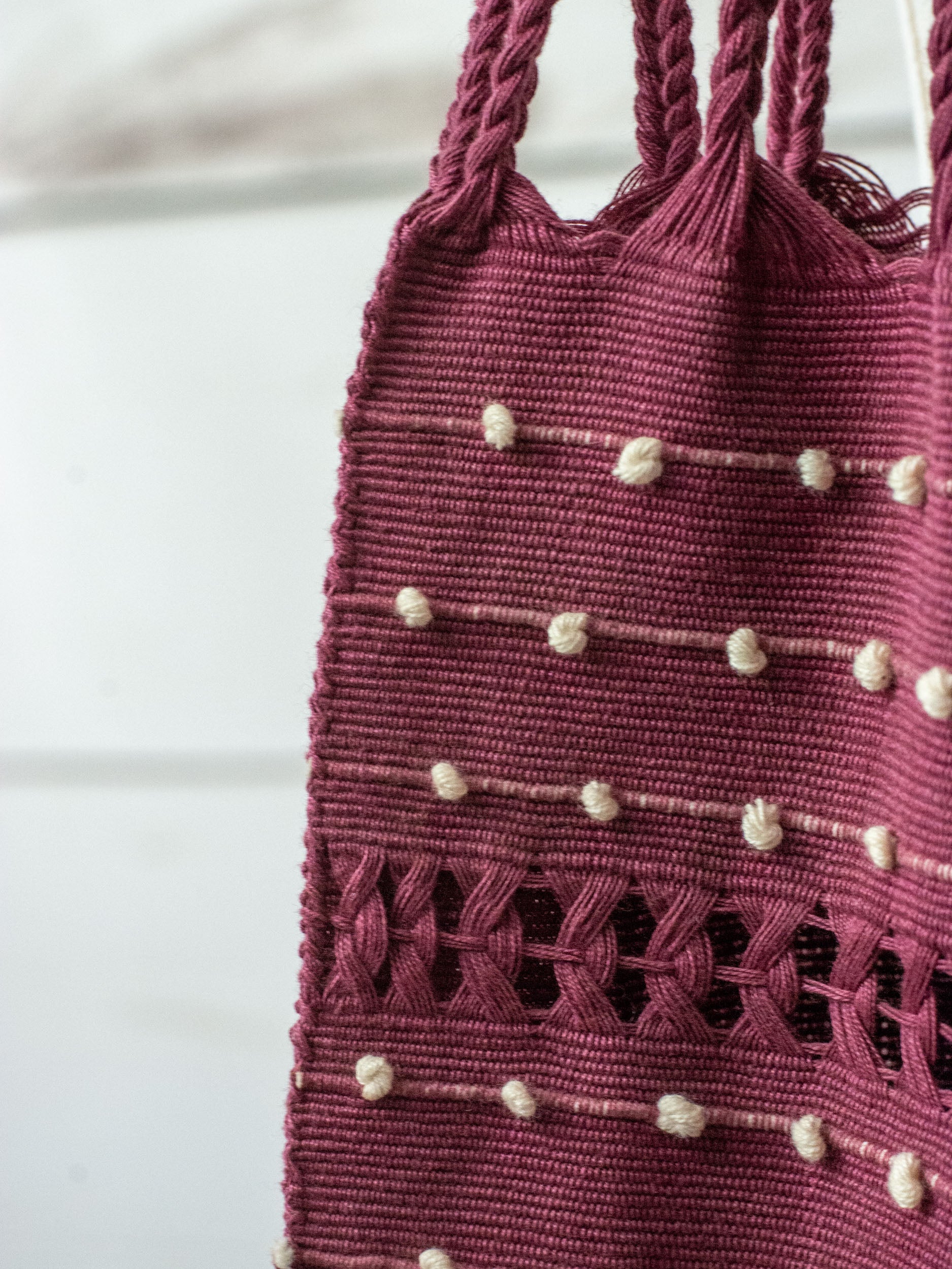 Bolsa de Chiapas con pompón y bolitas