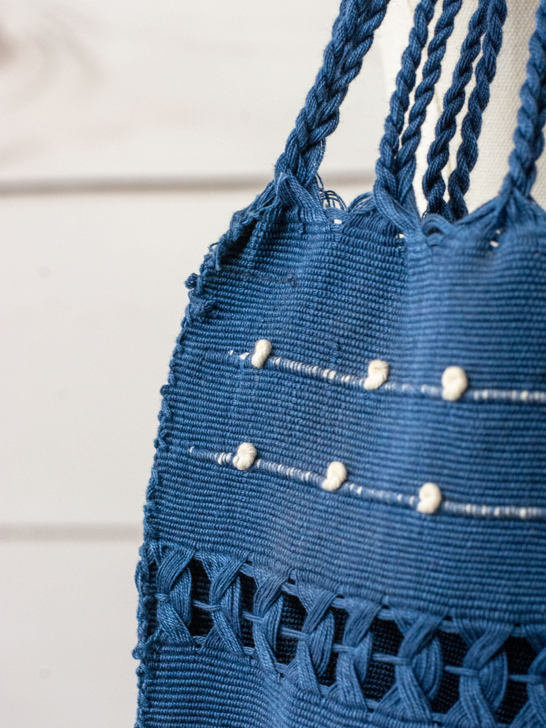 Bolsa de Chiapas con pompón y bolitas