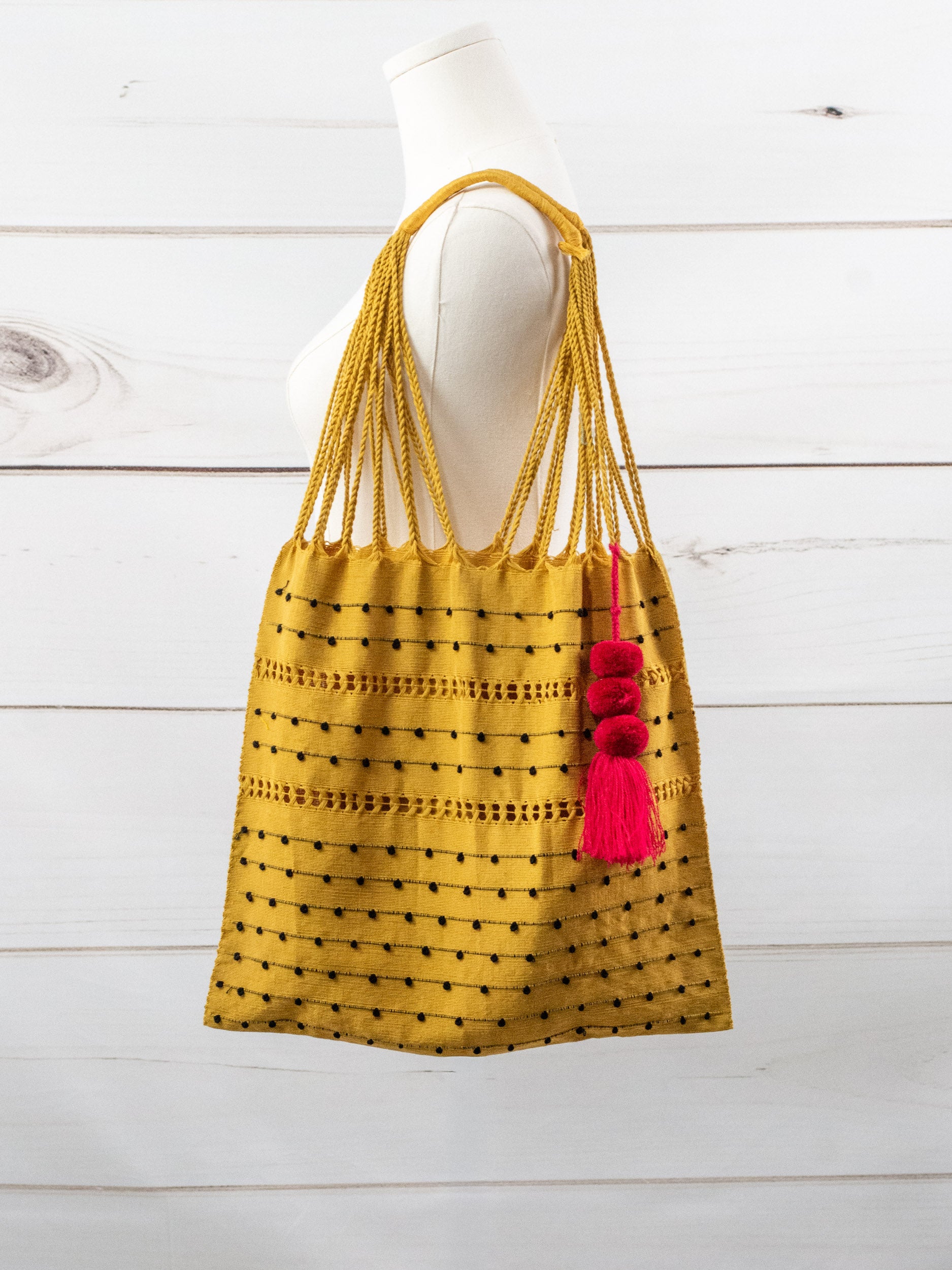 Bolsa de Chiapas con pompón y bolitas