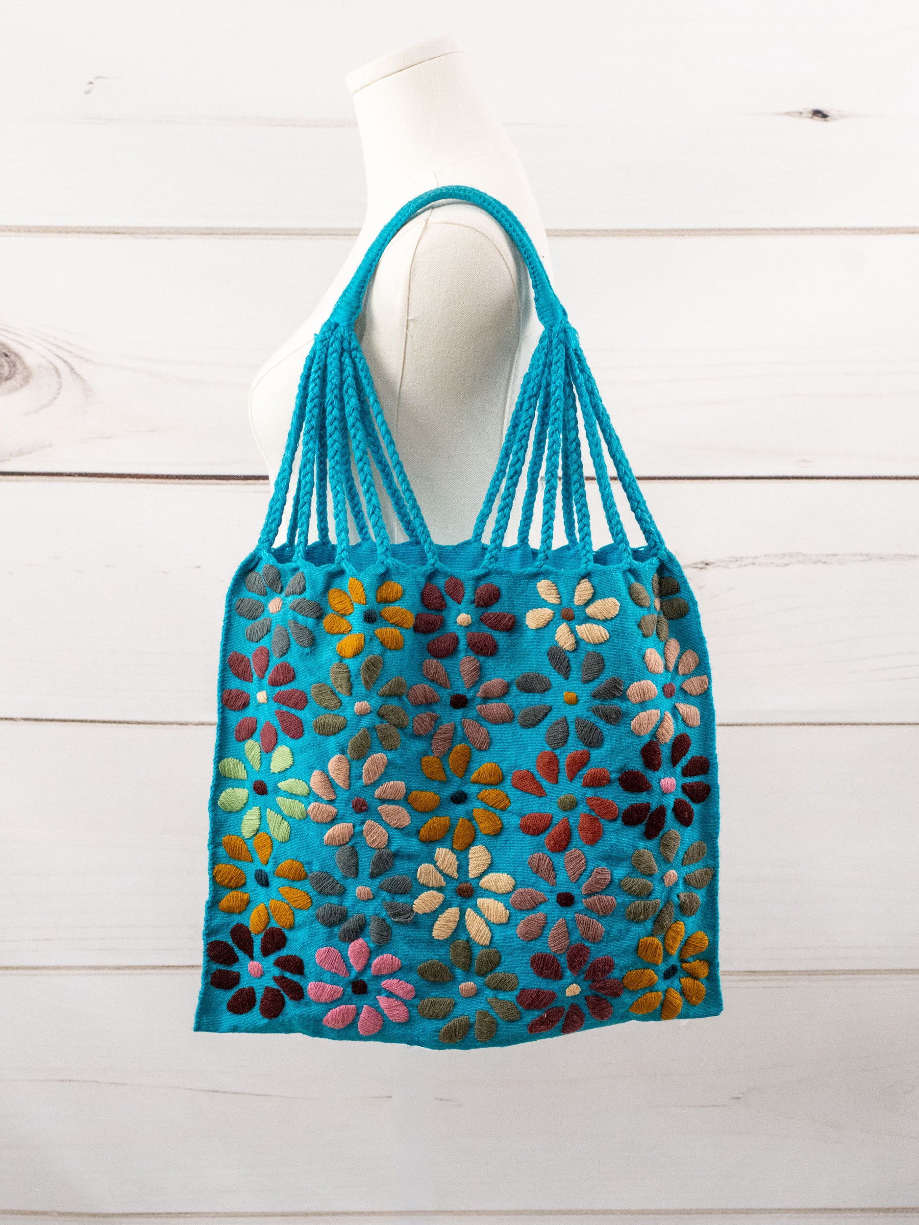 Bolsa de Chiapas con flores