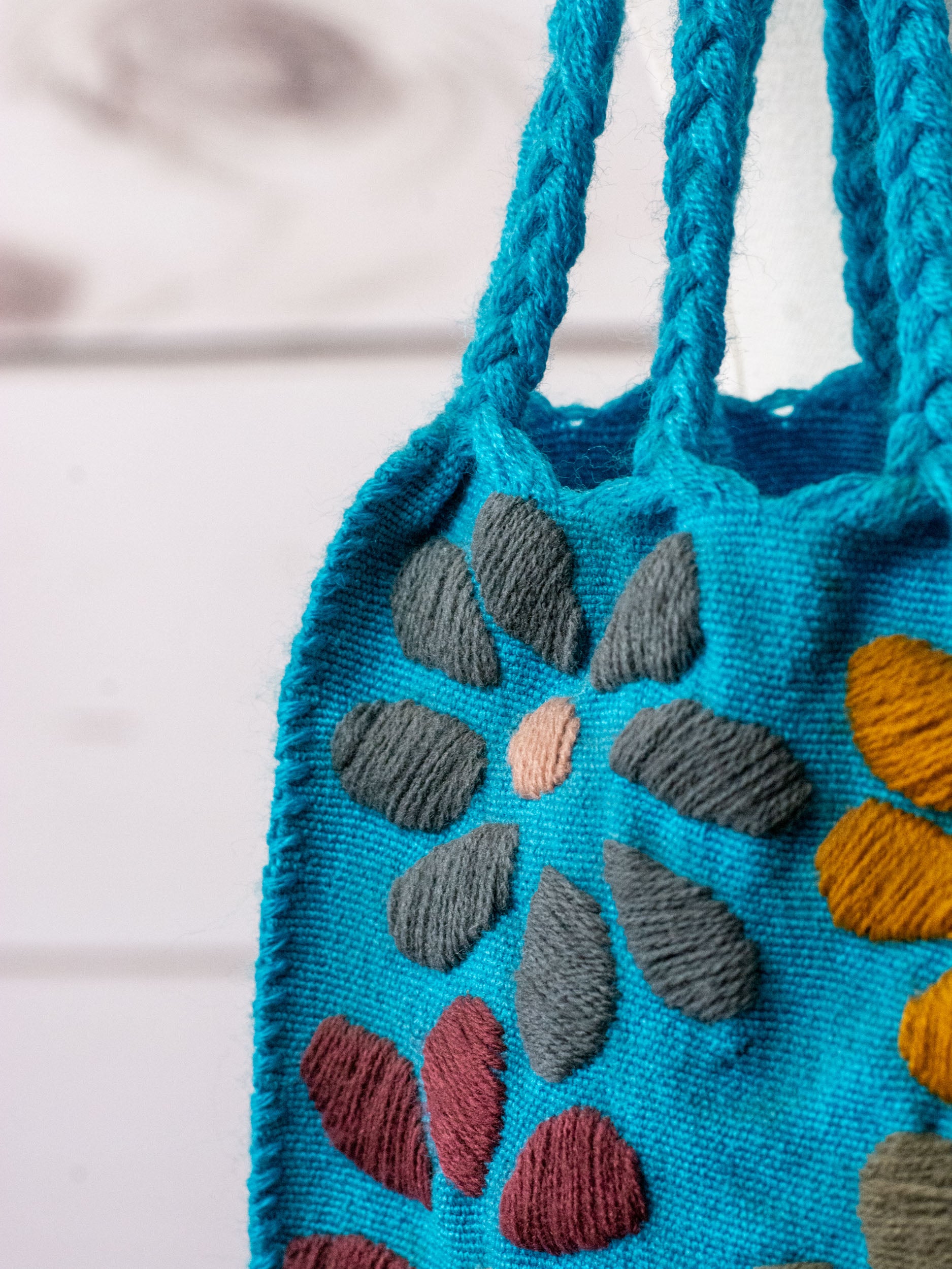 Bolsa de Chiapas con flores
