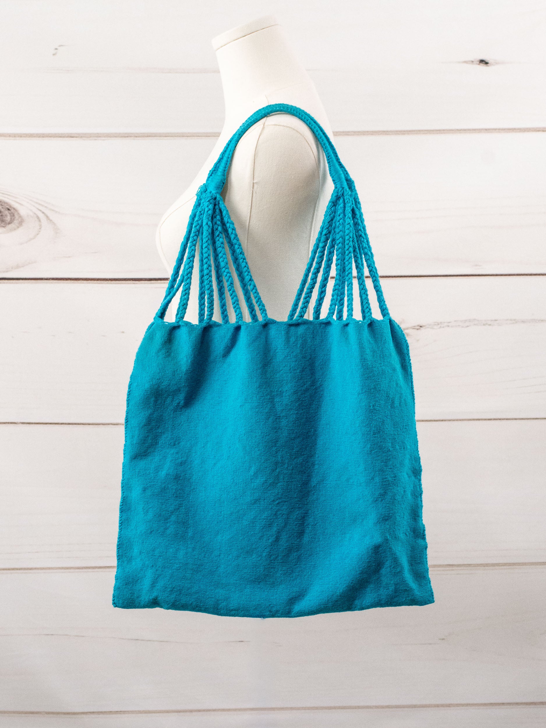 Bolsa de Chiapas con flores