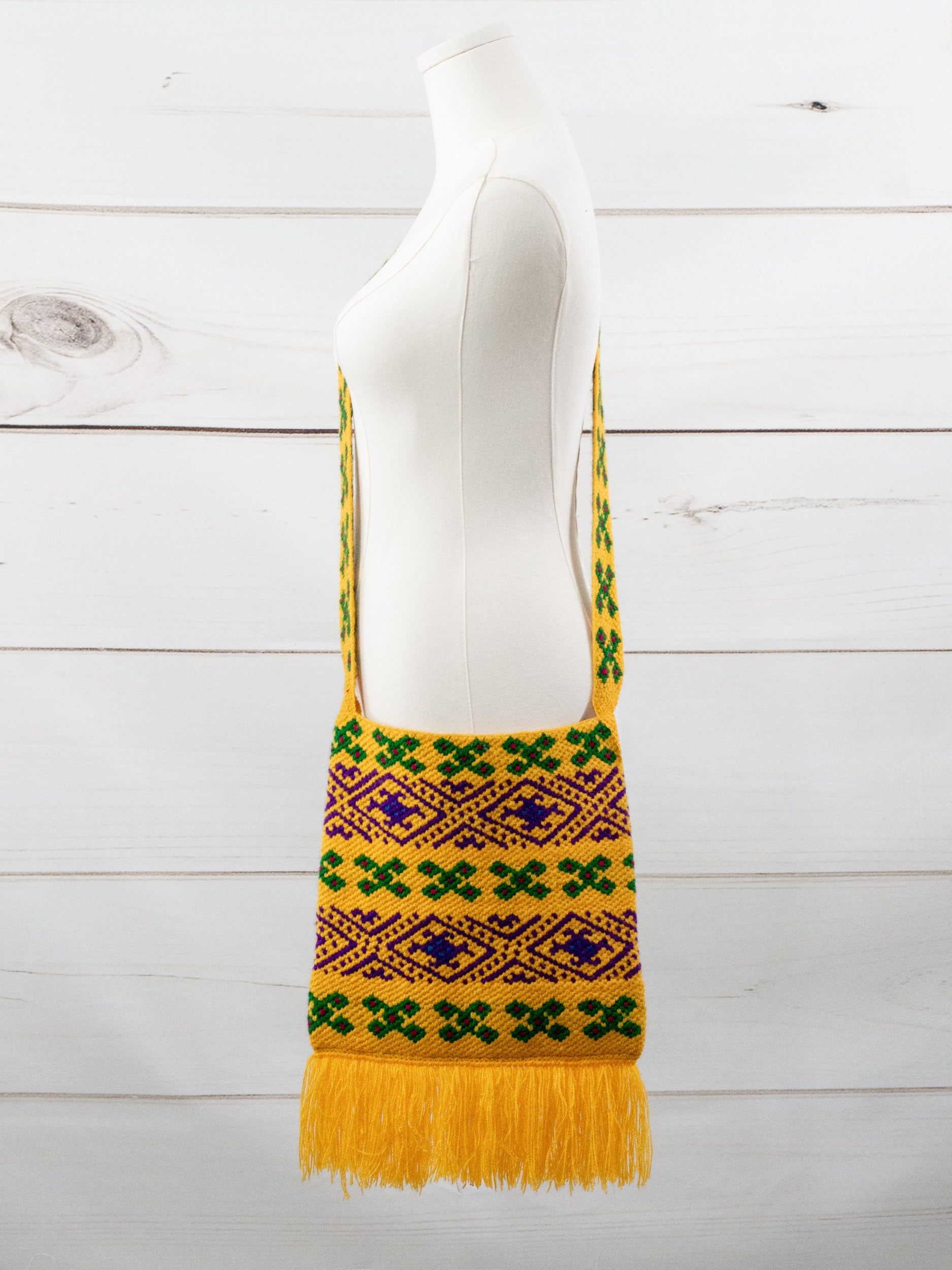Bolsa boho de Chiapas con flecos