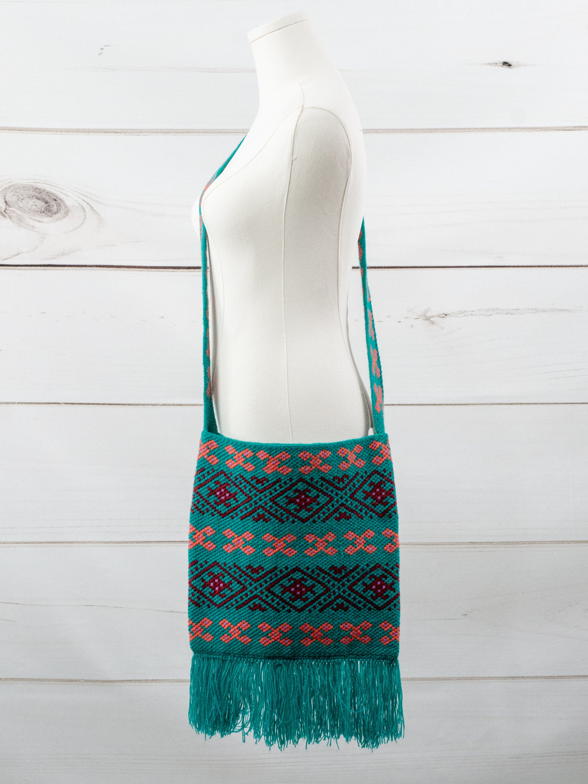 Bolsa boho de Chiapas con flecos