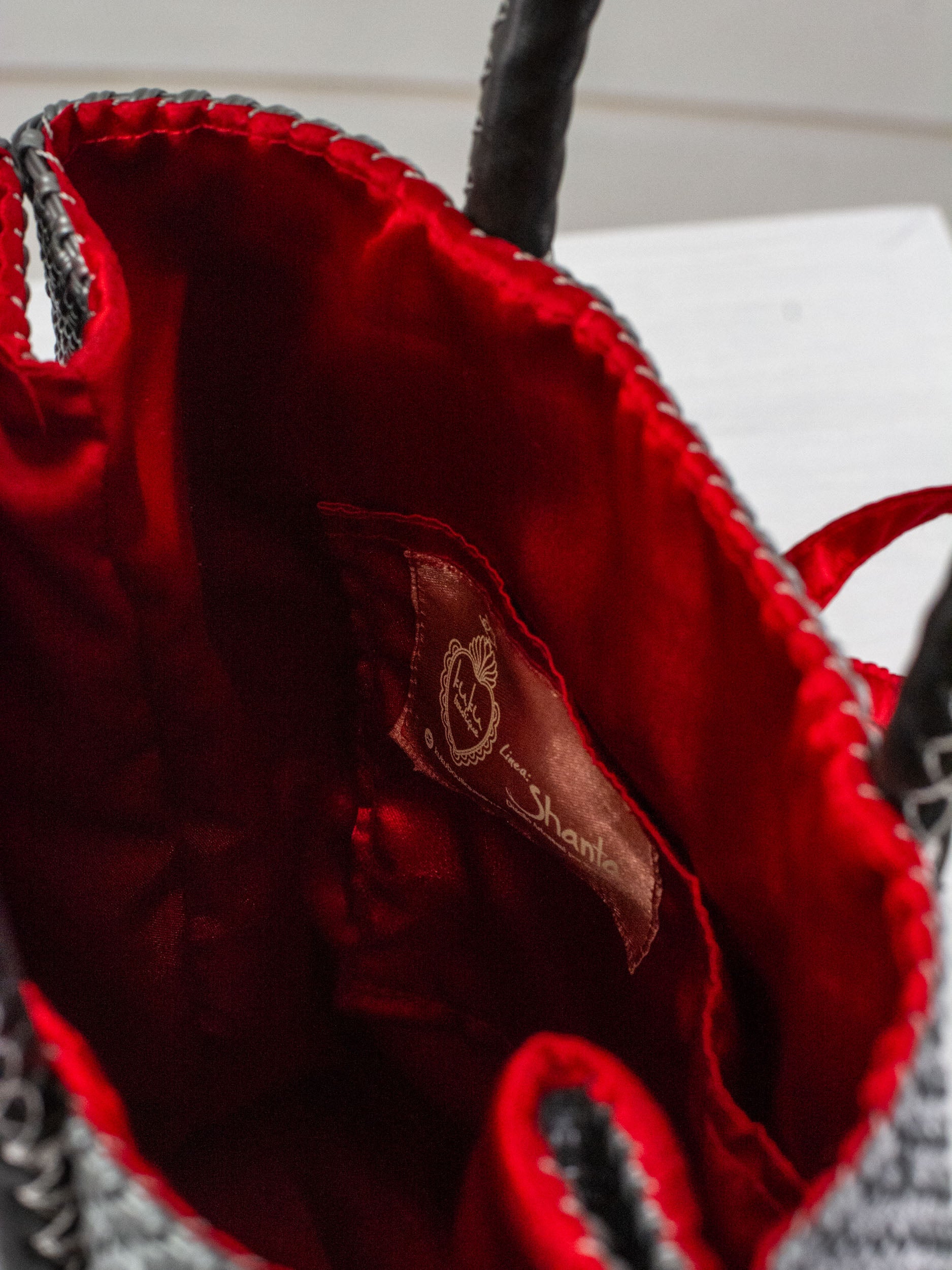 Bolsa artesanal corazón milagro mediana