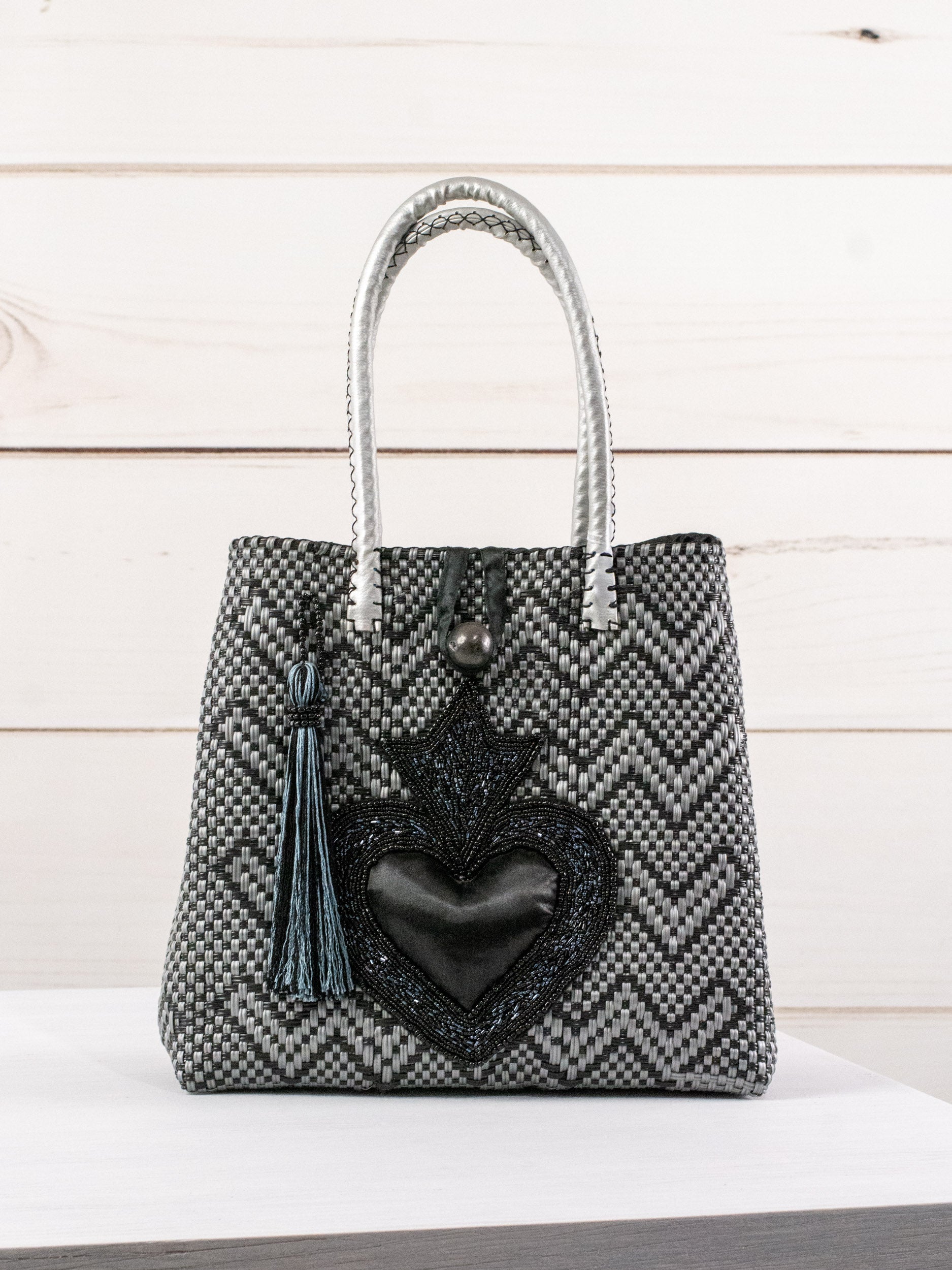 Bolsa artesanal corazón milagro mediana