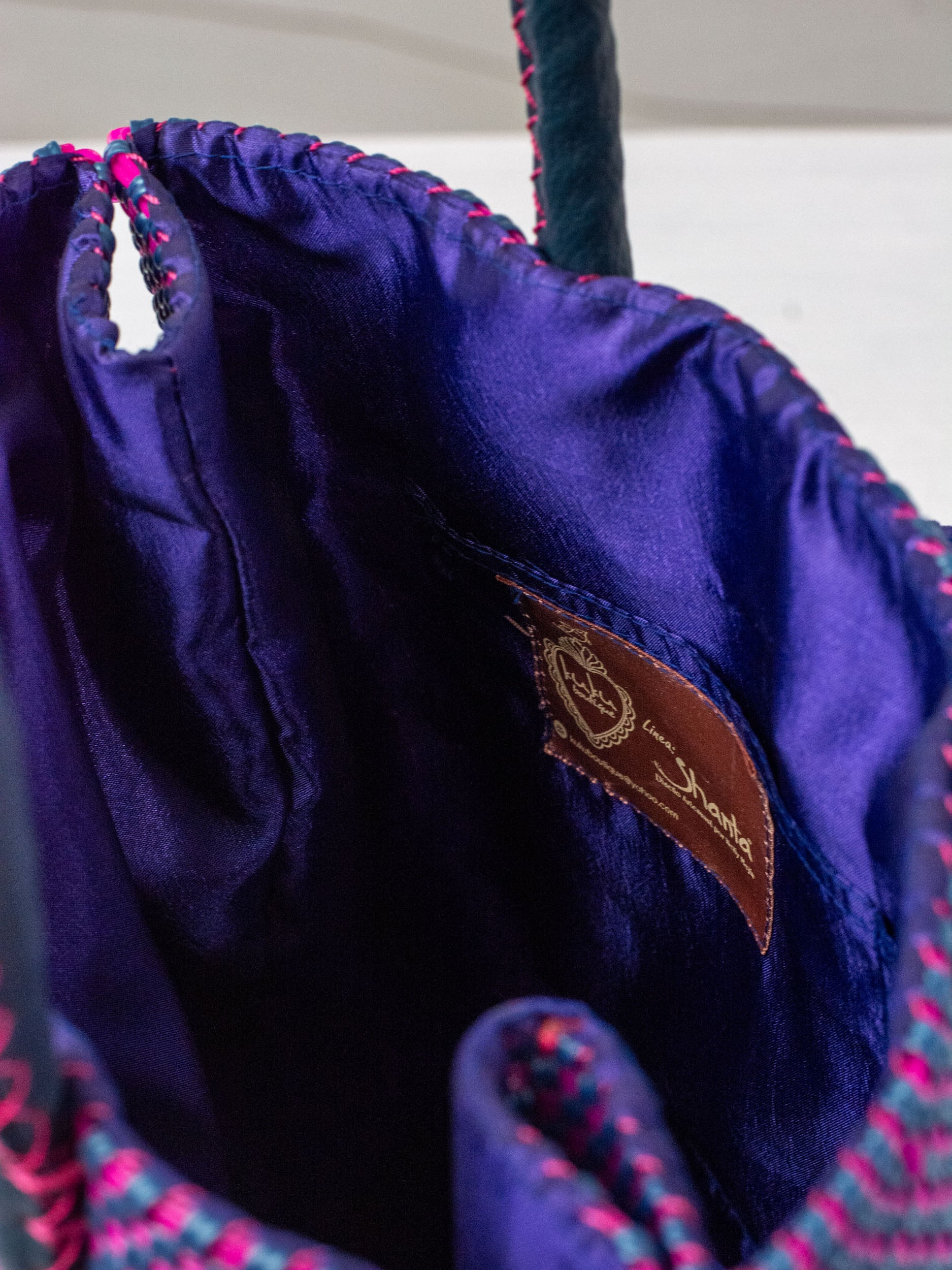 Bolsa artesanal corazón milagro mediana