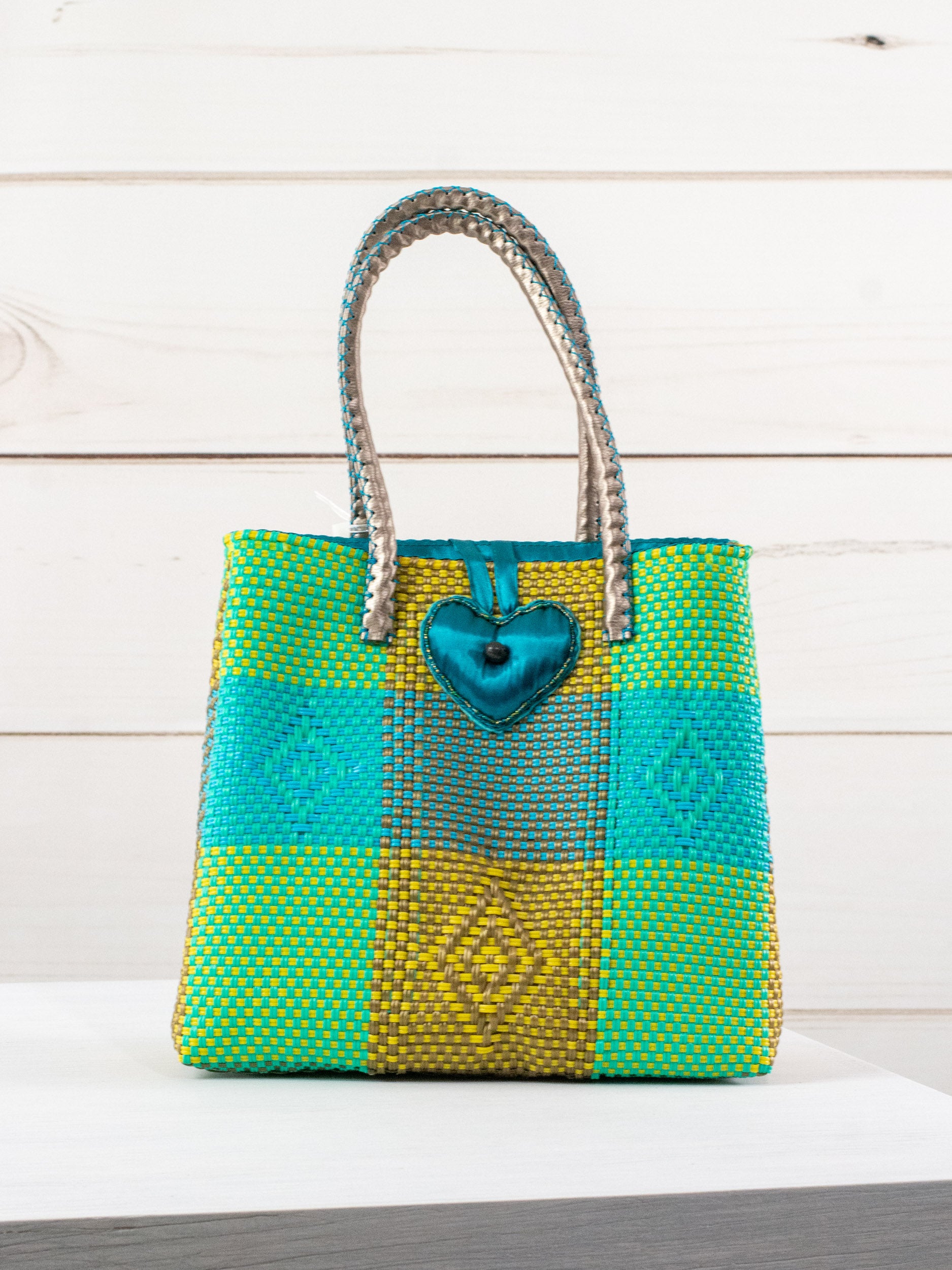 Bolsa artesanal corazón milagro mediana