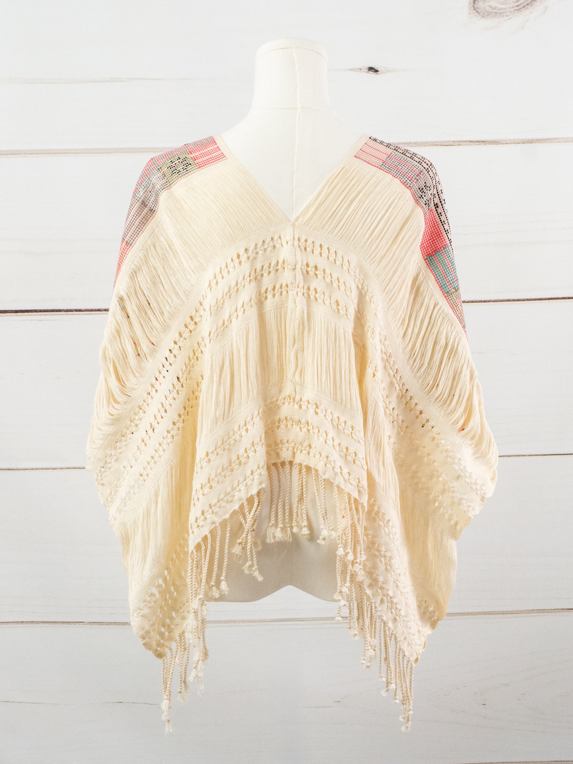 Poncho corto todos deshilados Chiapas