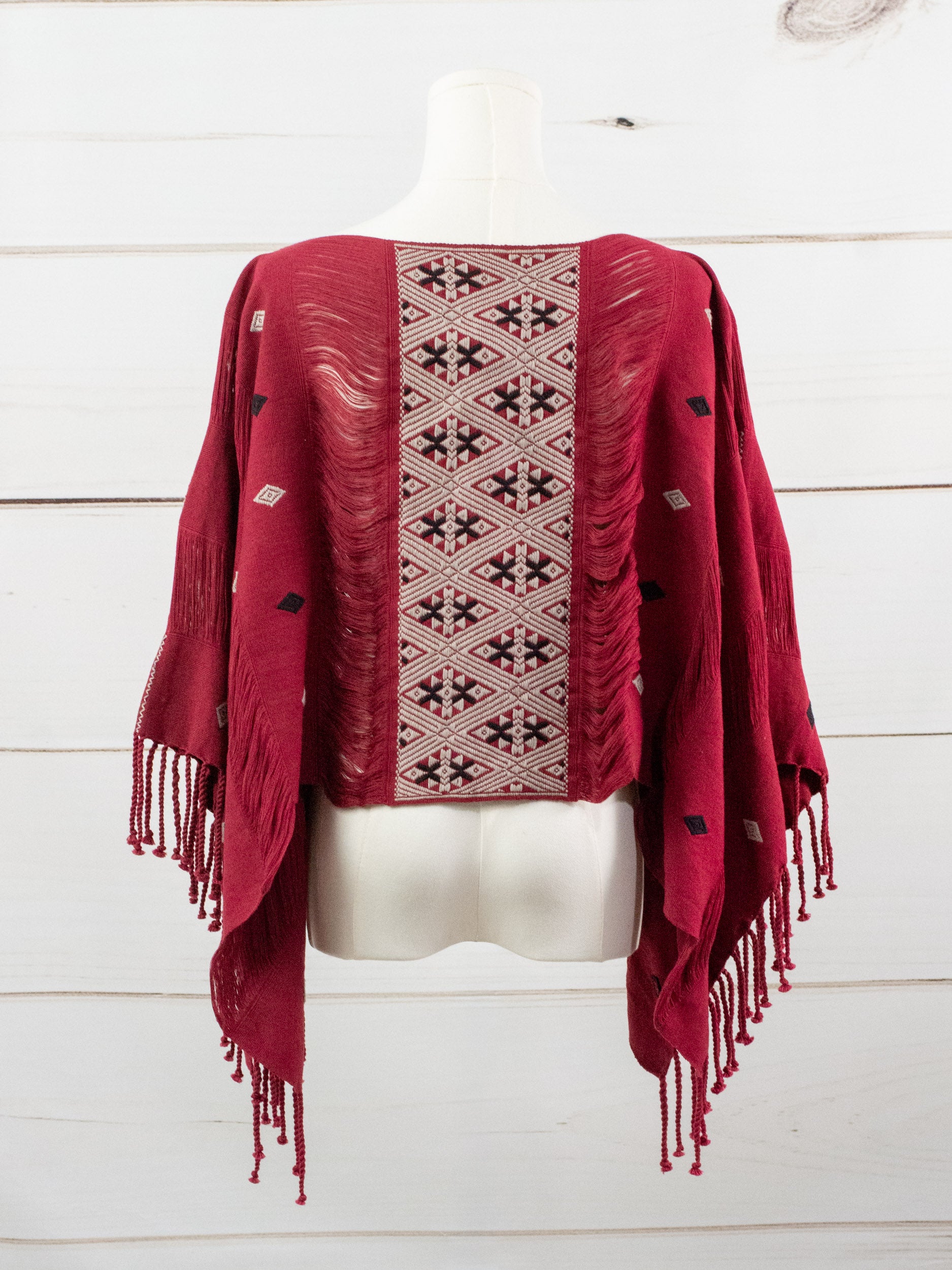 Poncho corto tres líneas deshiladas Chiapas