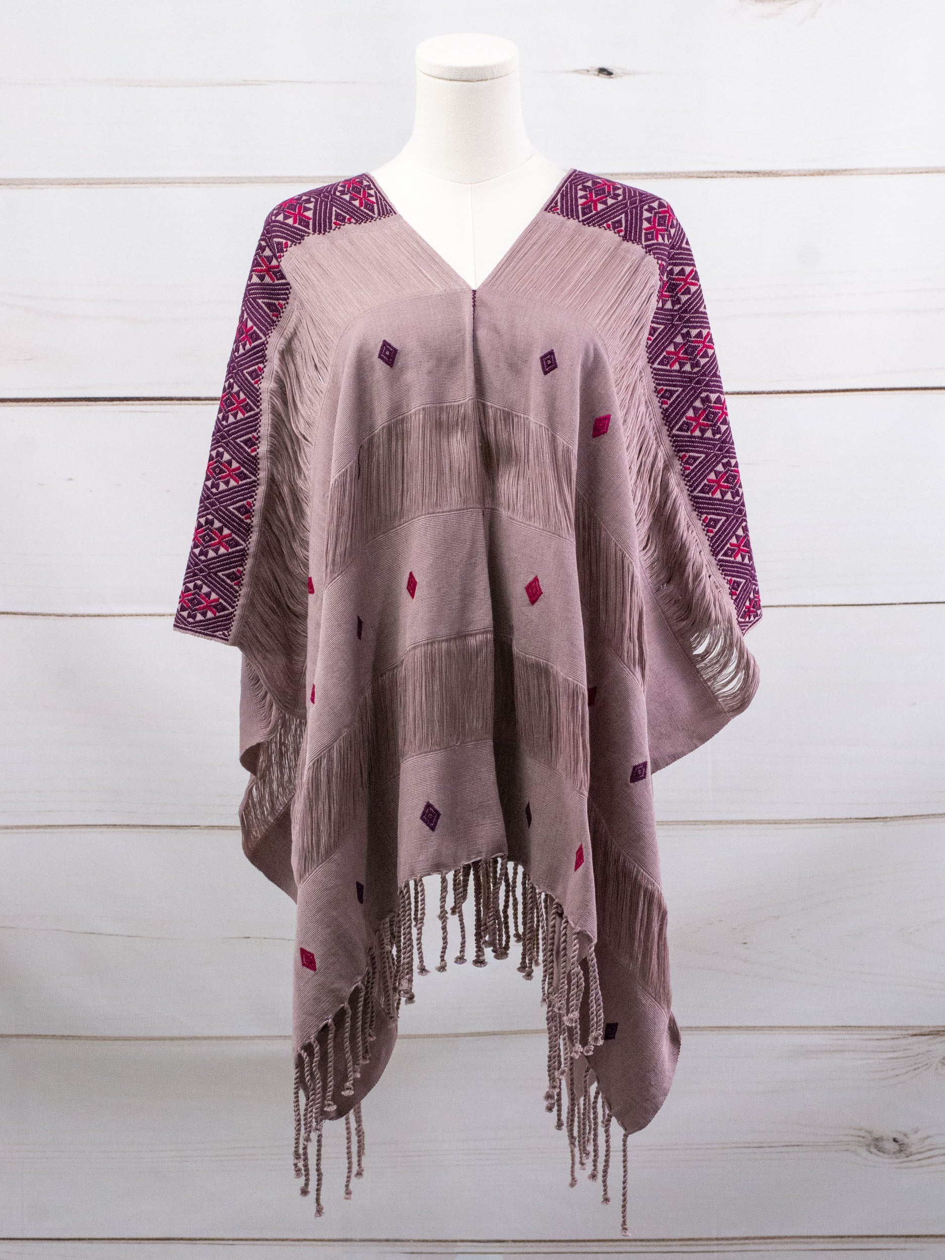 Poncho largo tres líneas deshiladas Chiapas