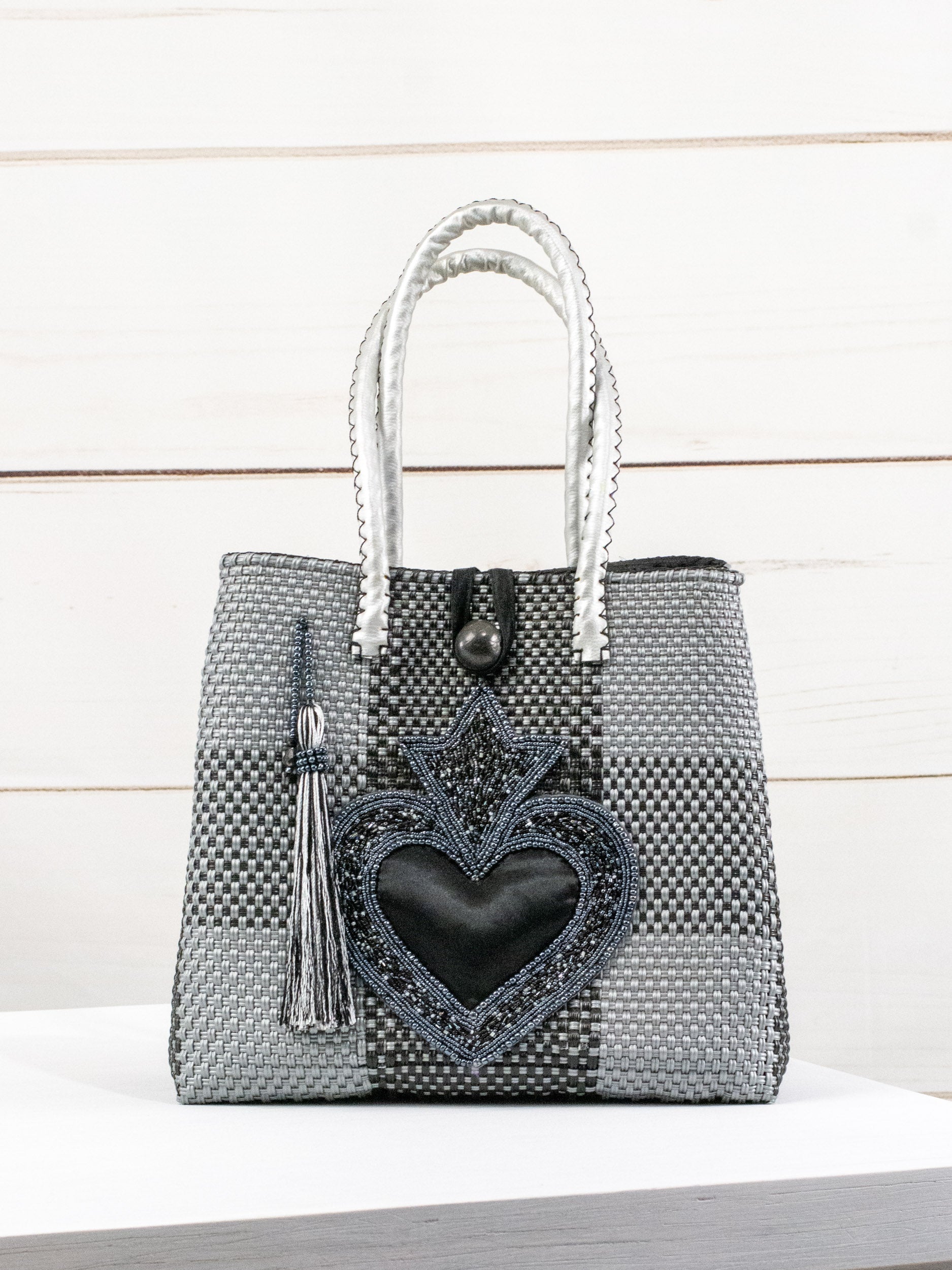 Bolsa artesanal corazón milagro mediana