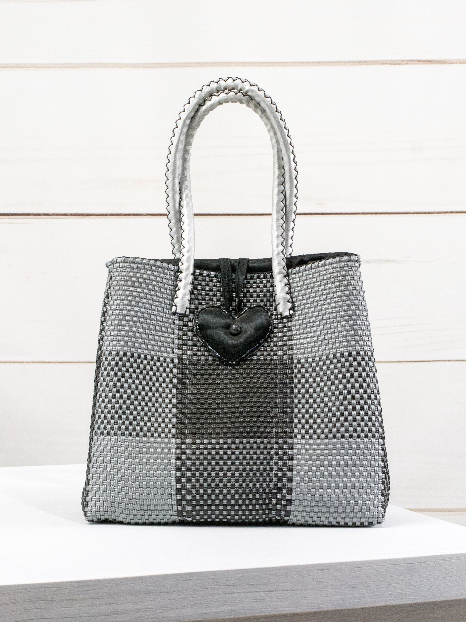 Bolsa artesanal corazón milagro mediana