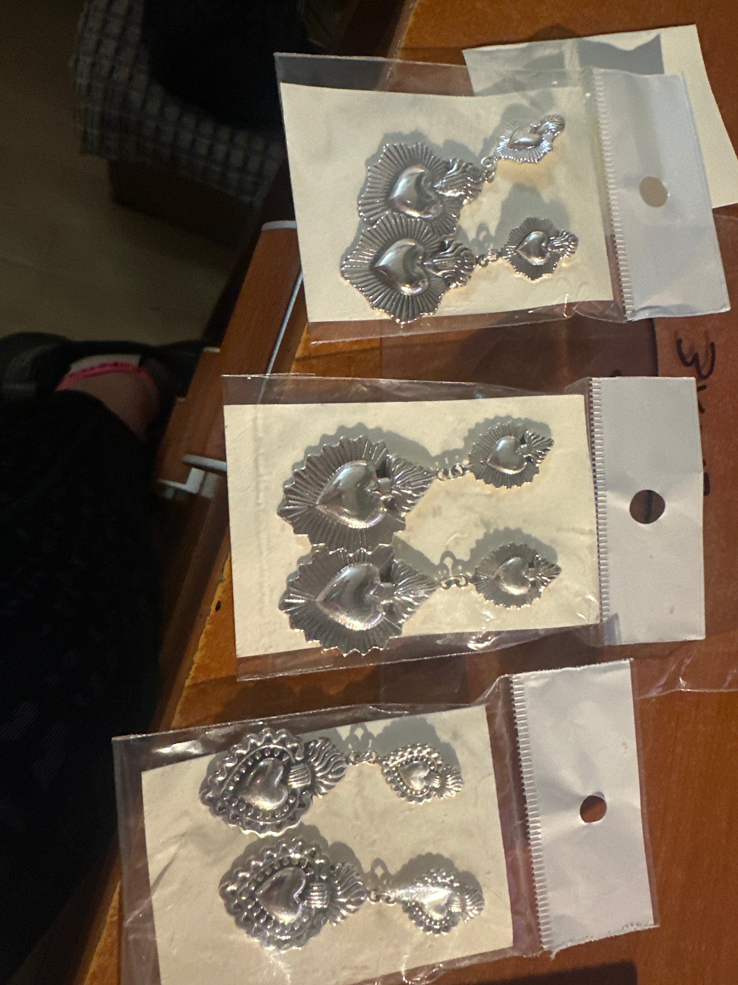 Aretes corazones milagro (modelo 2)